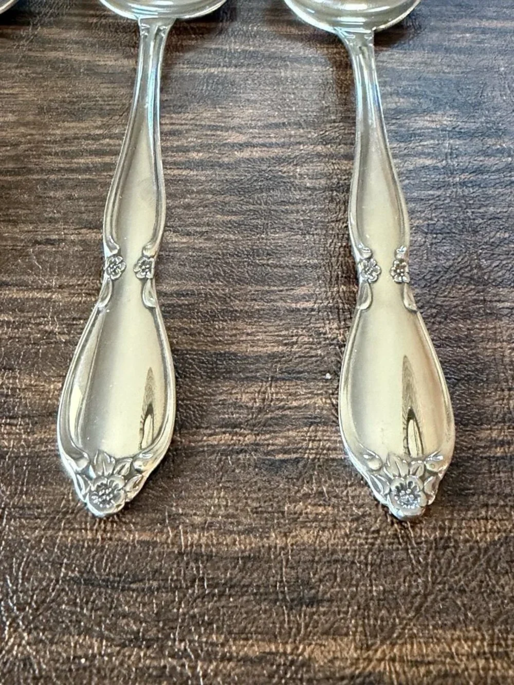 Set of 4 Oneida Community Chatelaine Stainless Solid Serving Spoons Flatware